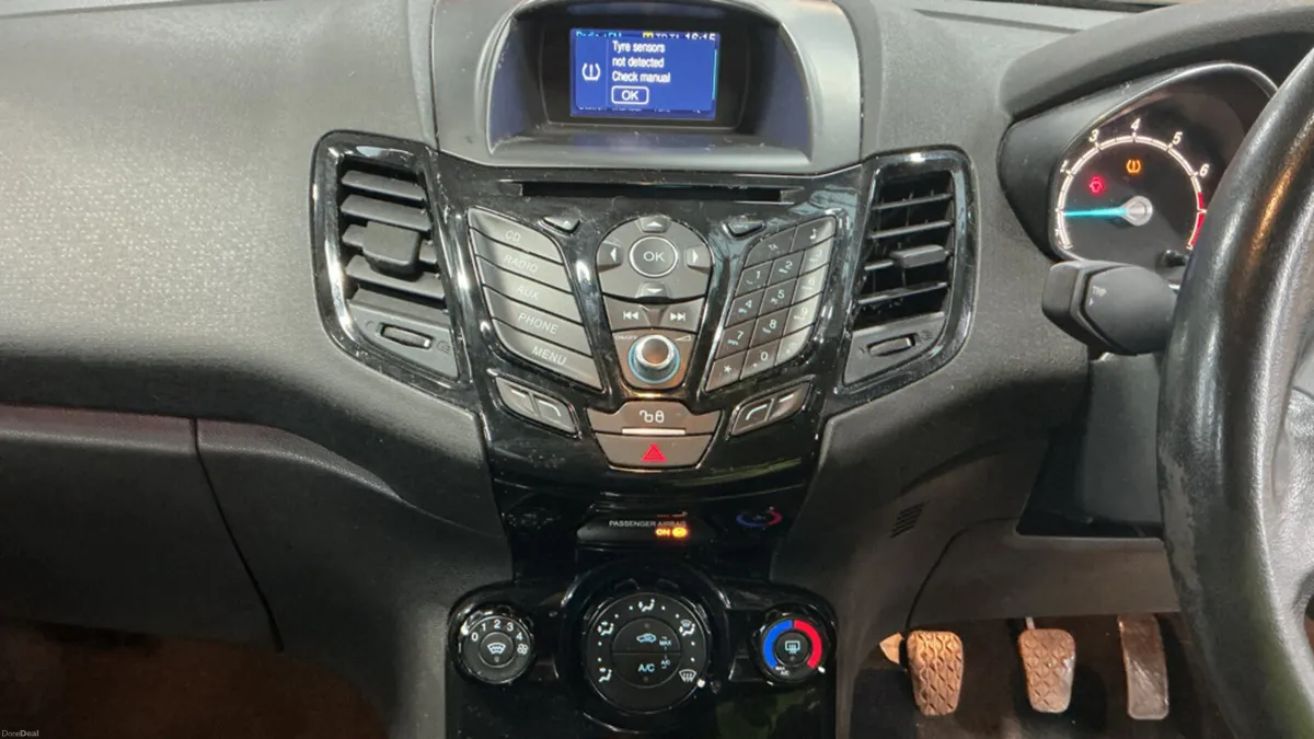 2016 Ford Fiesta 1.0 Petrol ZETEC - Image 2