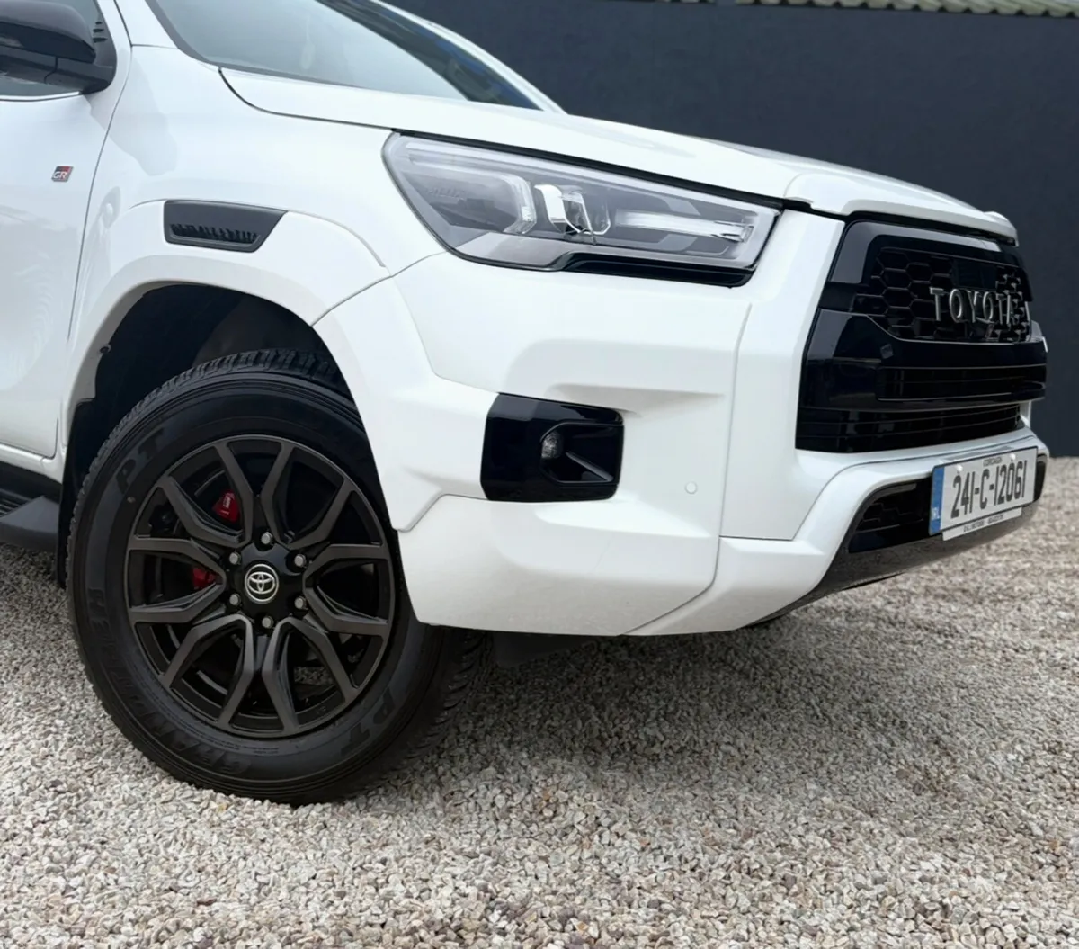 Toyota Hilux GR Sport 2.4 Automatic 2024 - Image 2