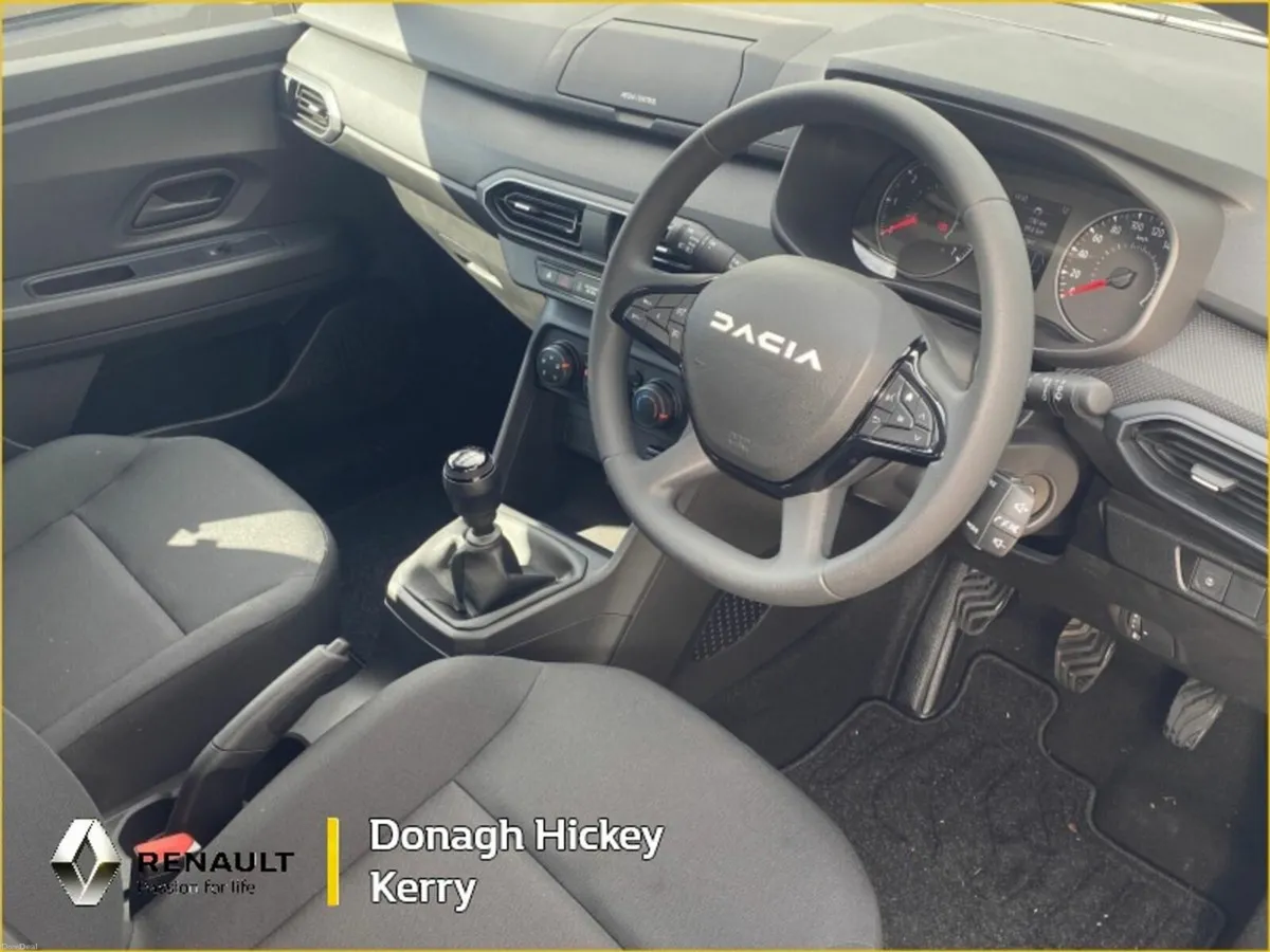 Dacia Sandero Essential TCe 90 5Sp - Image 6