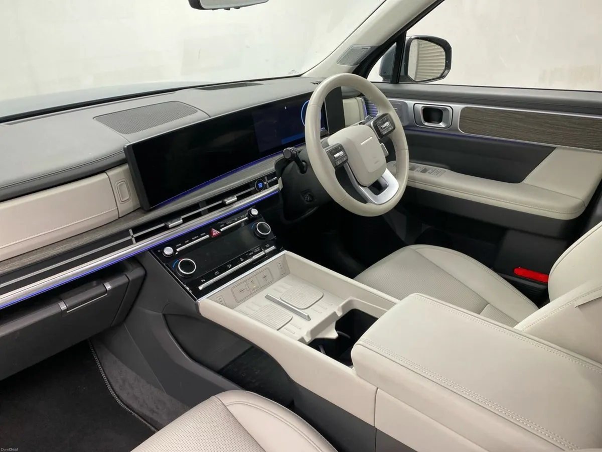 Hyundai Santa Fe 1.6 PHEV 4WD Premium - Image 3