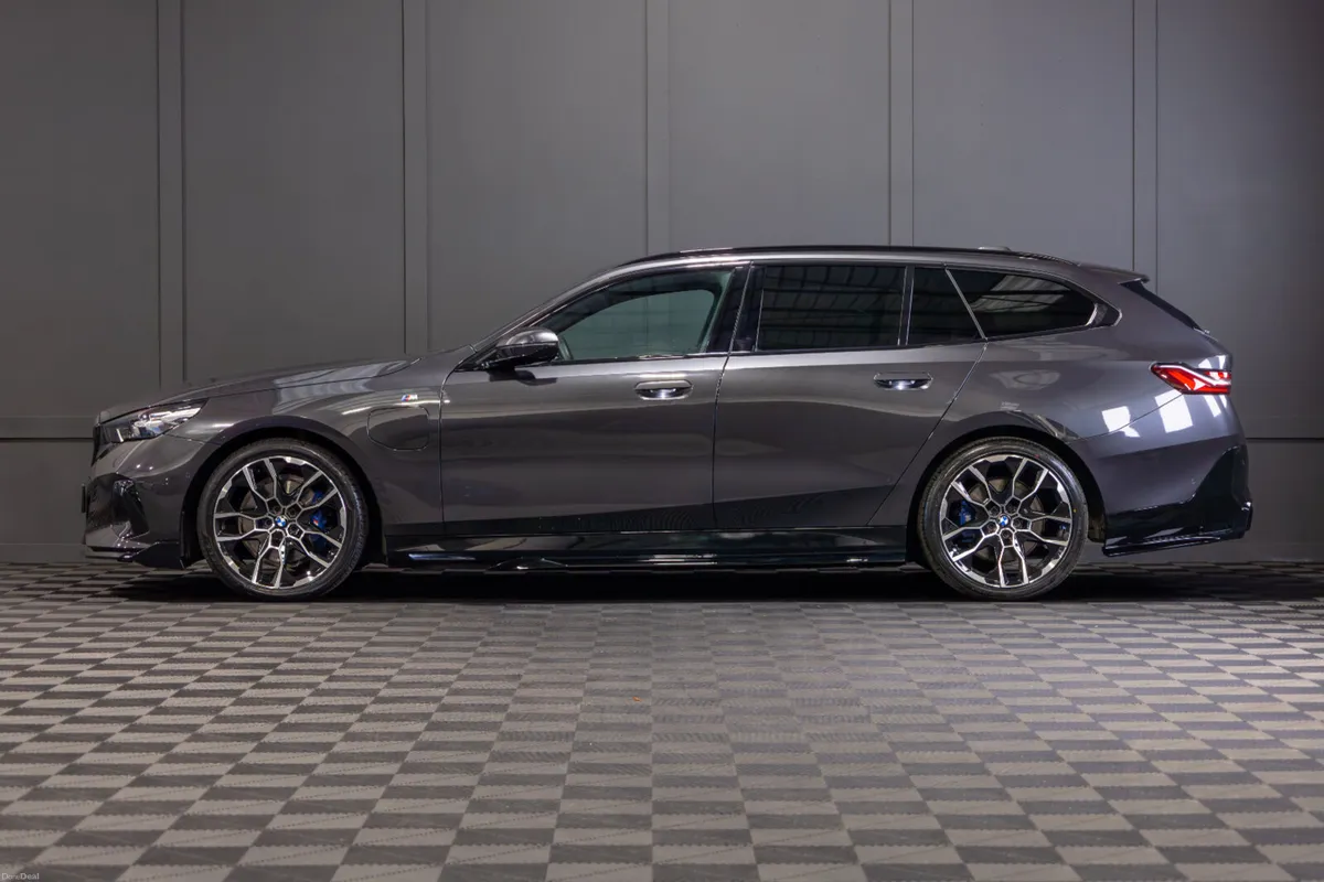 2025 BMW 5-Series 530e M-Sport - Image 3