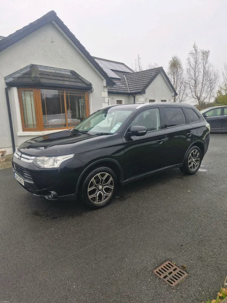 Mitsubishi outlander 7 seater - Image 1