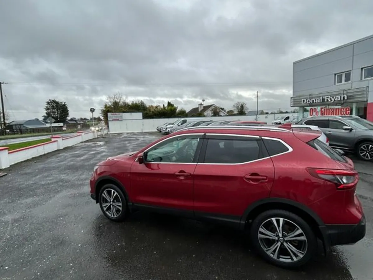 Nissan Qashqai 1.5 SV Premium SS 18 4DR - Image 1