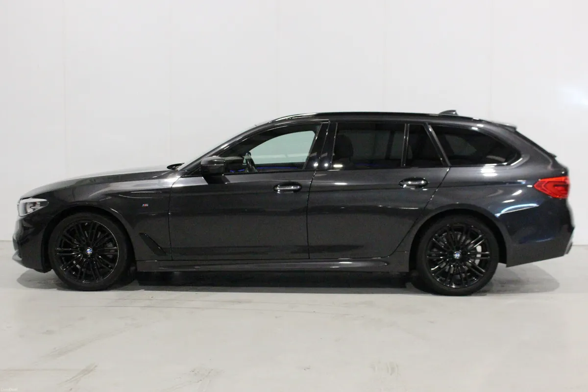 BMW 5-Series 2018 M Sport - Image 4