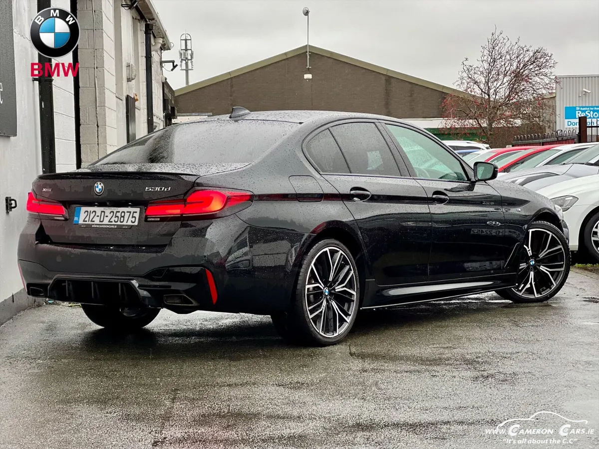 BMW 530d LCI MSPORT XDRIVE TRIPLE BLACK - Image 4