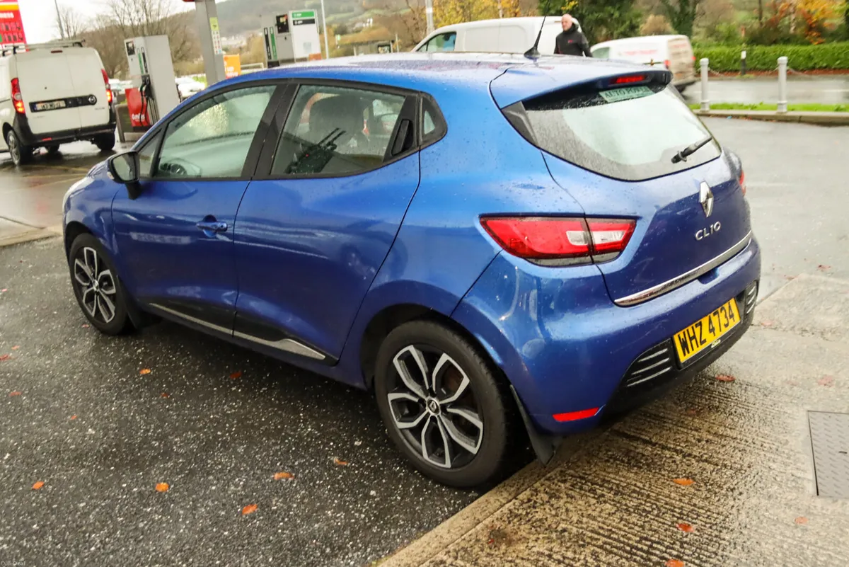 2018 Renault Clio 1.0 Play TCE 5-dr Petrol - Image 2