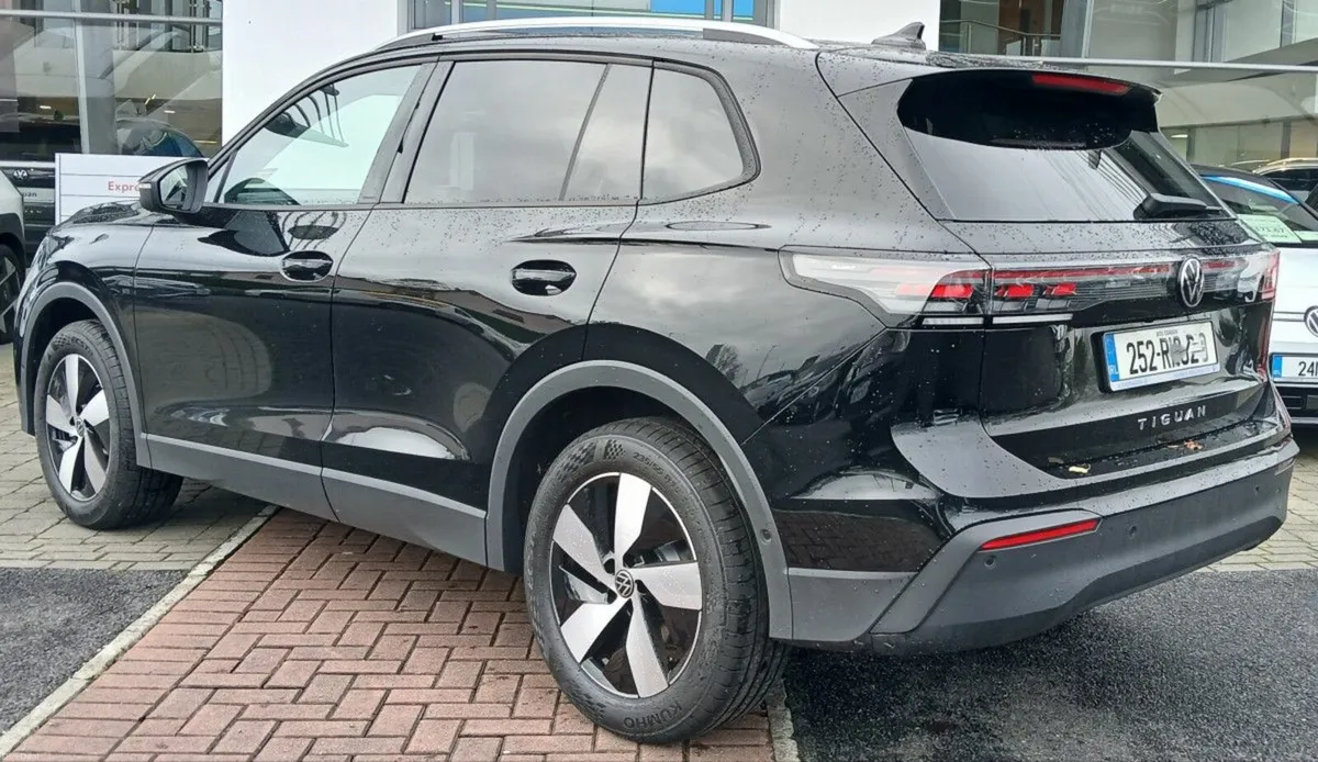 Volkswagen Tiguan Edition 75 2.0 TDI 150HP DSG **R - Image 4