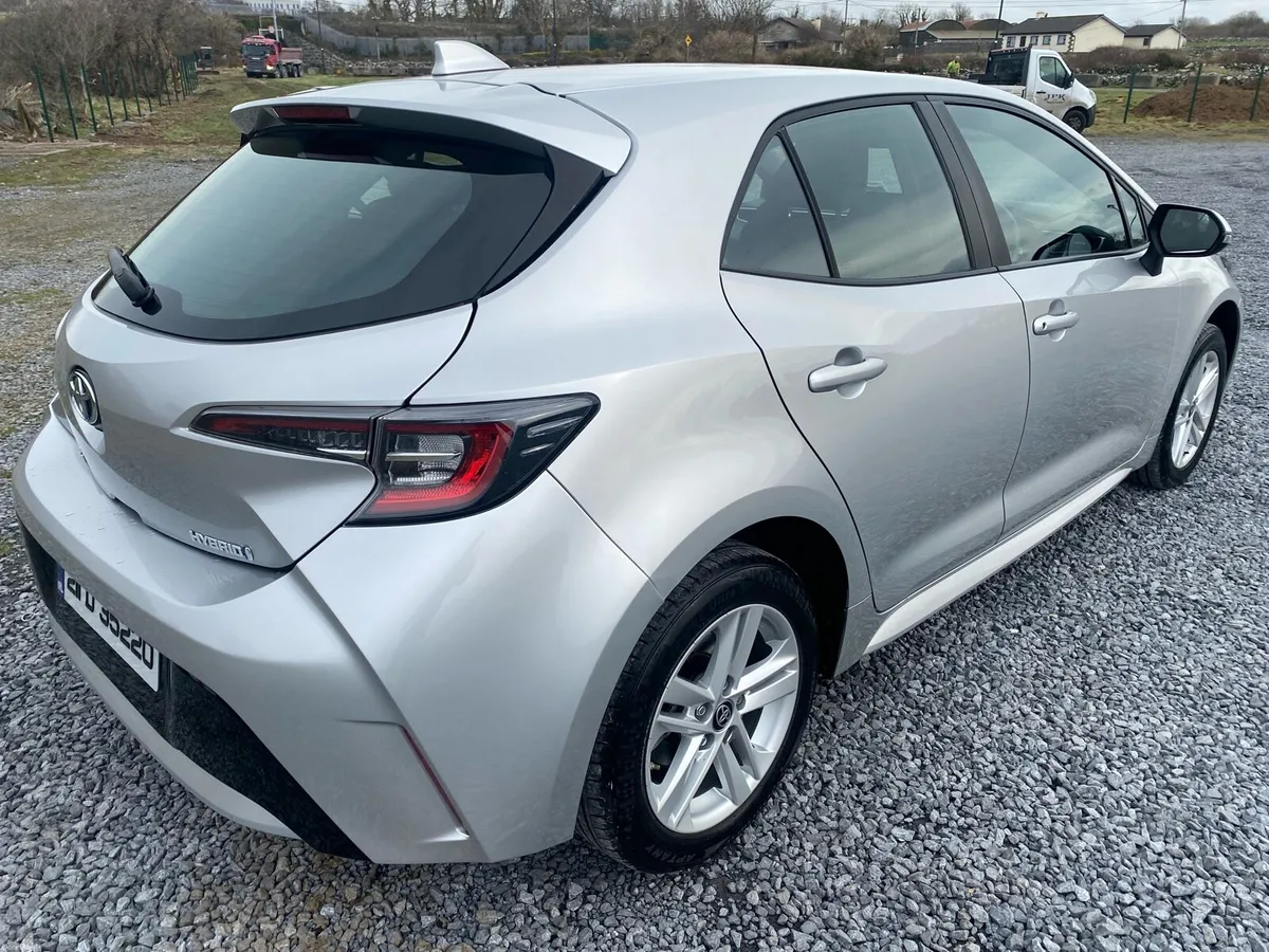 2021 Toyota Corolla Hybrid - Image 3