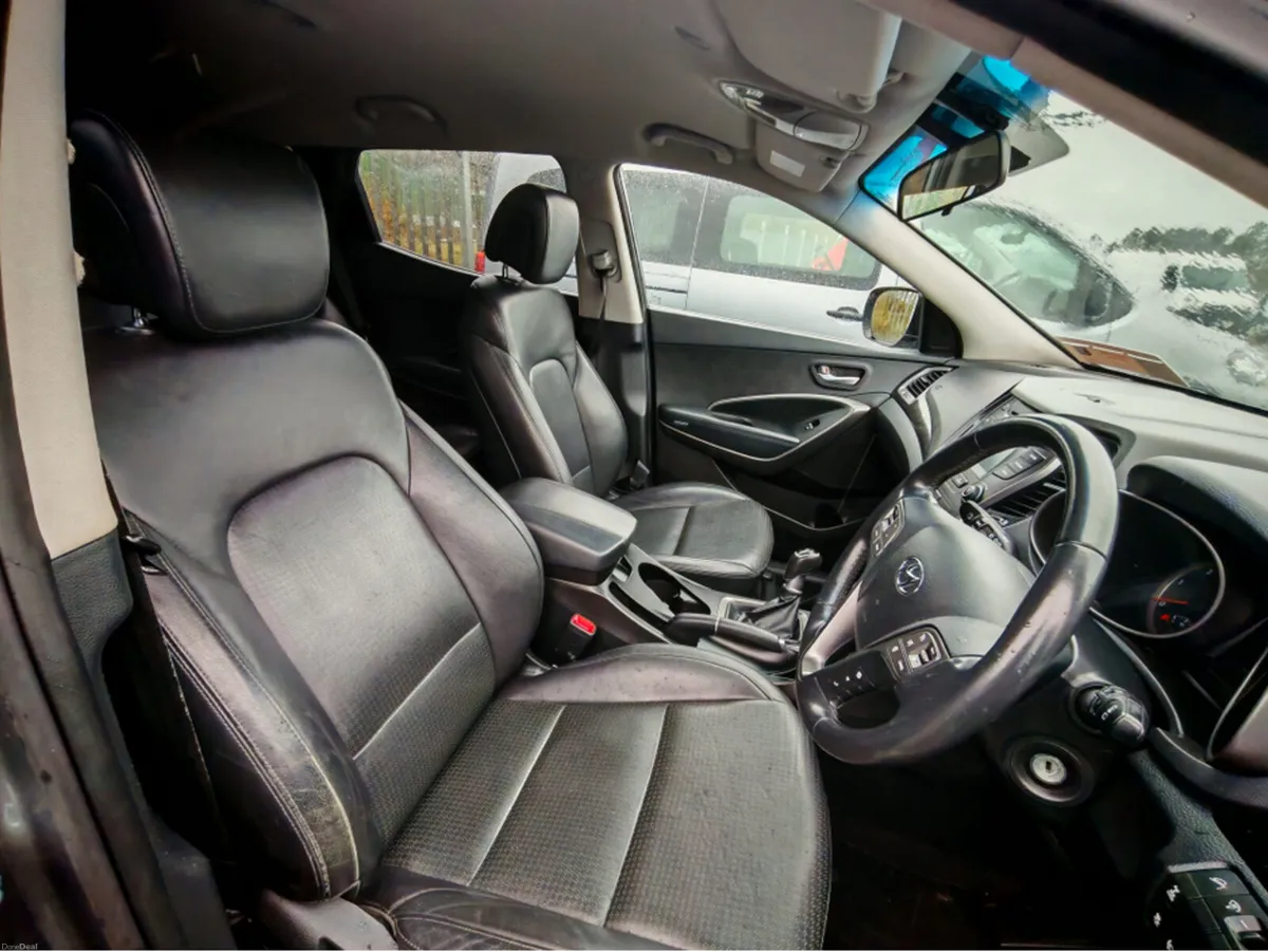 HYUNDAI SANTA FE 4WD EXECUTIVE 4DR - Image 4