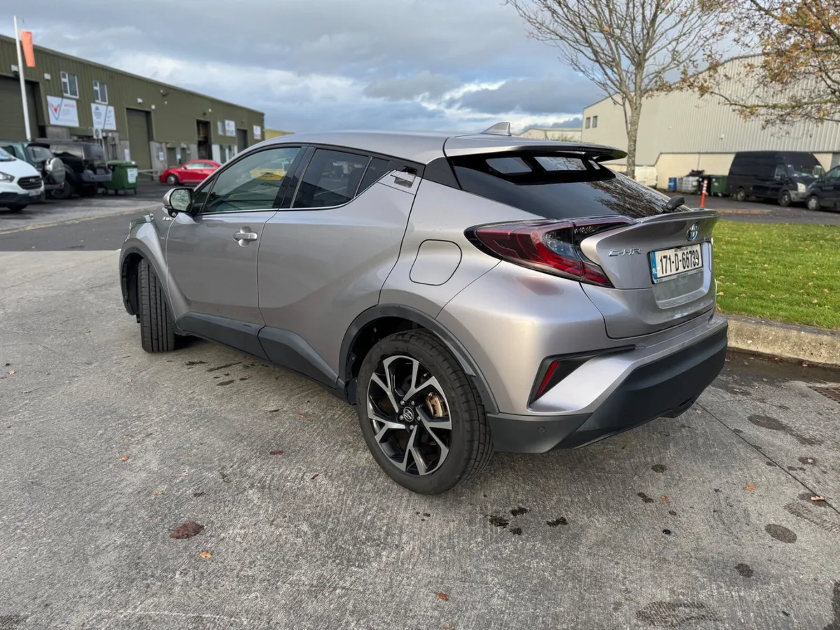 Toyota C-HR 2017 - Image 3