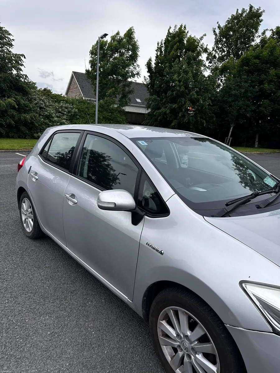 Toyota Auris Hybrid - Image 3