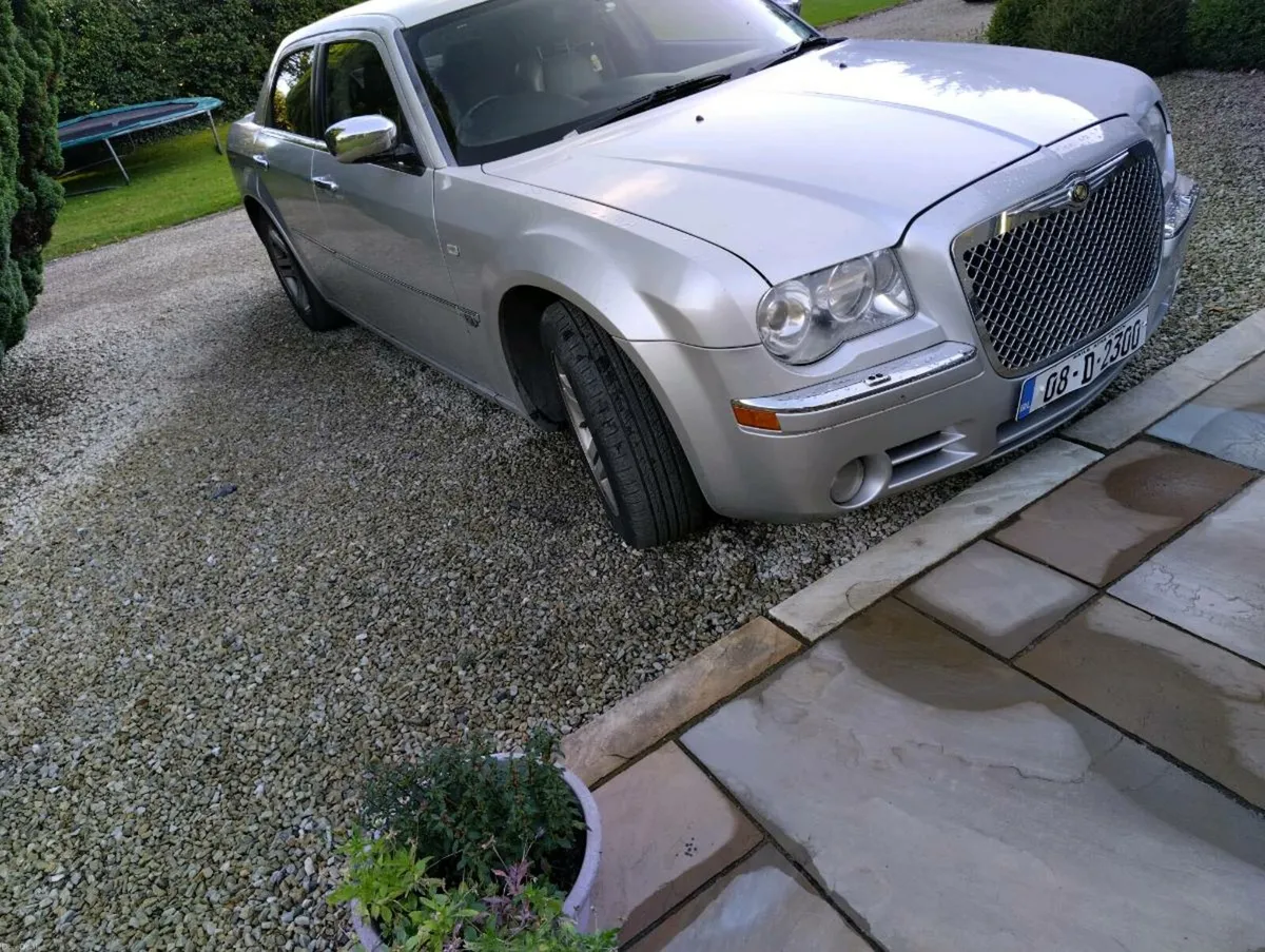 Chrysler 300c - Image 2