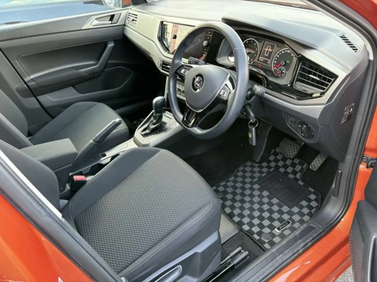 Volkswagen Polo 1.0 TSI Automatic, Reversing camer - Image 2