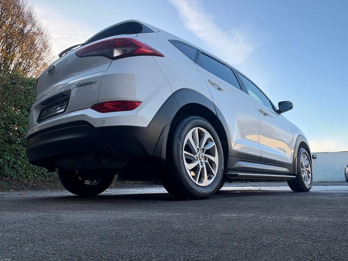 Hyundai Tucson 2017 nct 7/27 taxed 6/26 - Image 4