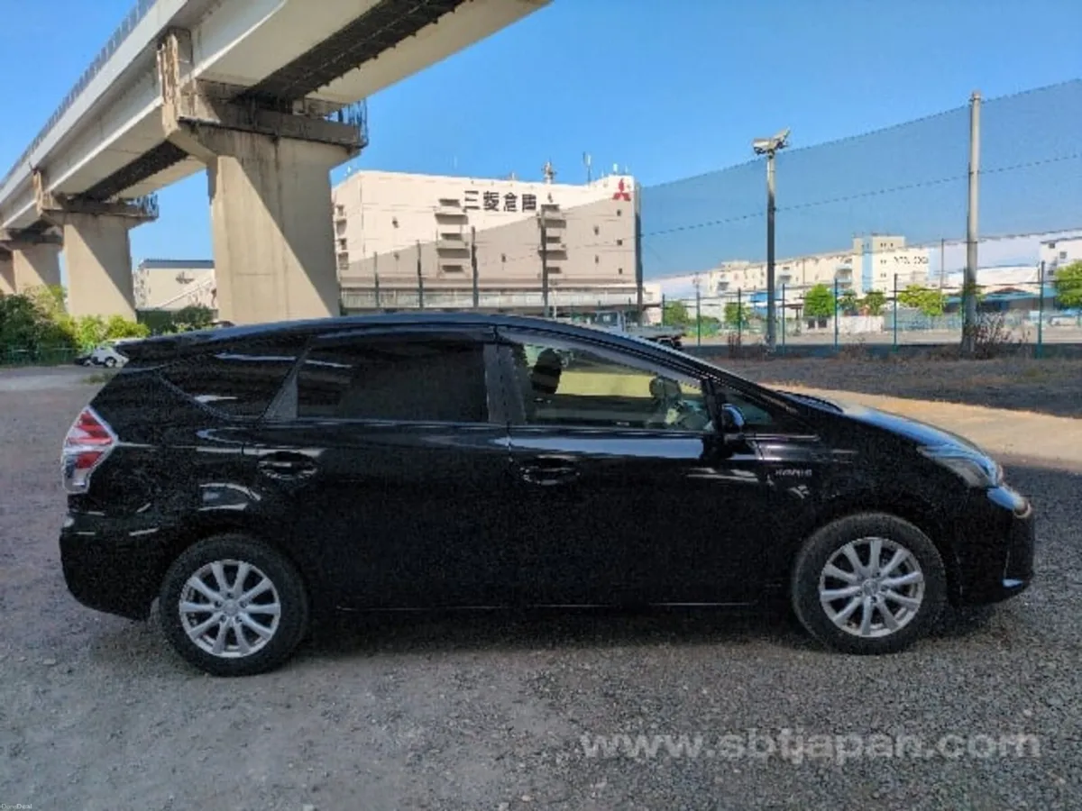 TOYOTA PRIUS **2016** NEW STOCK - Image 4