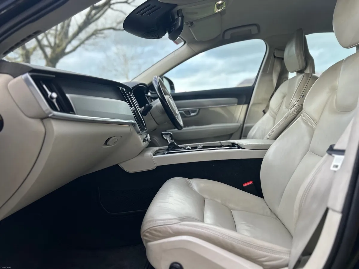 172 VOLVO S90 D4 INSCRIPTION GT AUTO EX TAXI - Image 4