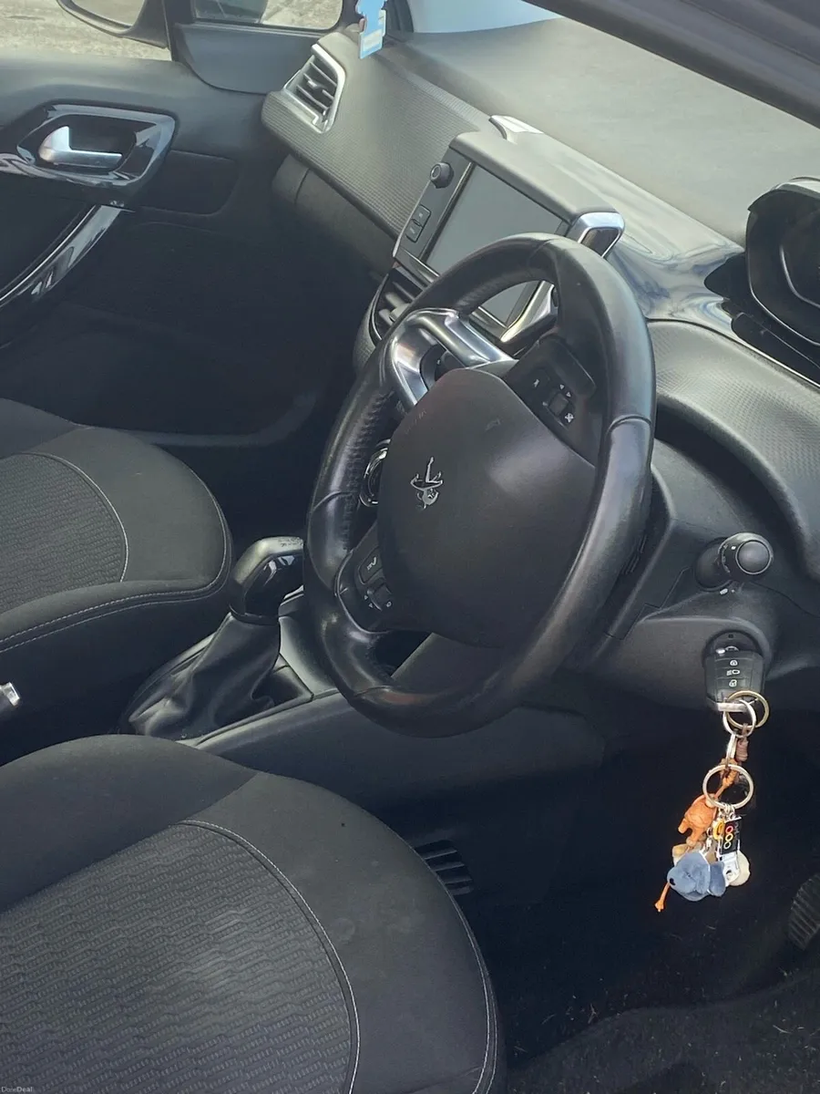 PEUGEOT 208 Active 1,2 petrol - Image 5