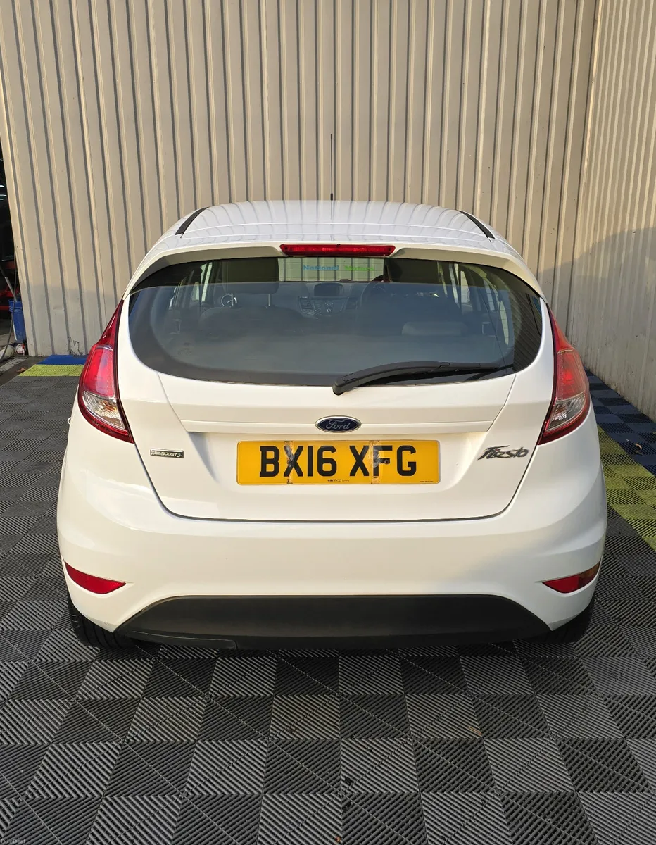 2016 Ford Fiesta 1.0 Petrol ZETEC - Image 4
