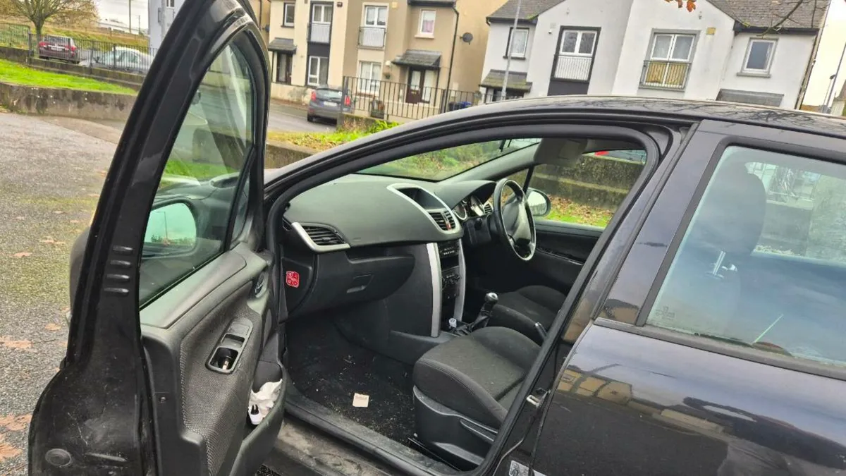 Peugeot 207 1.6hdi sport - Image 3