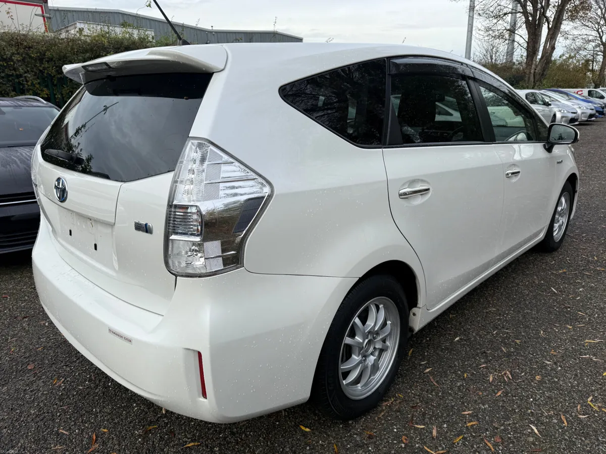 Toyota Prius Alfa 7 sets!!! - Image 4