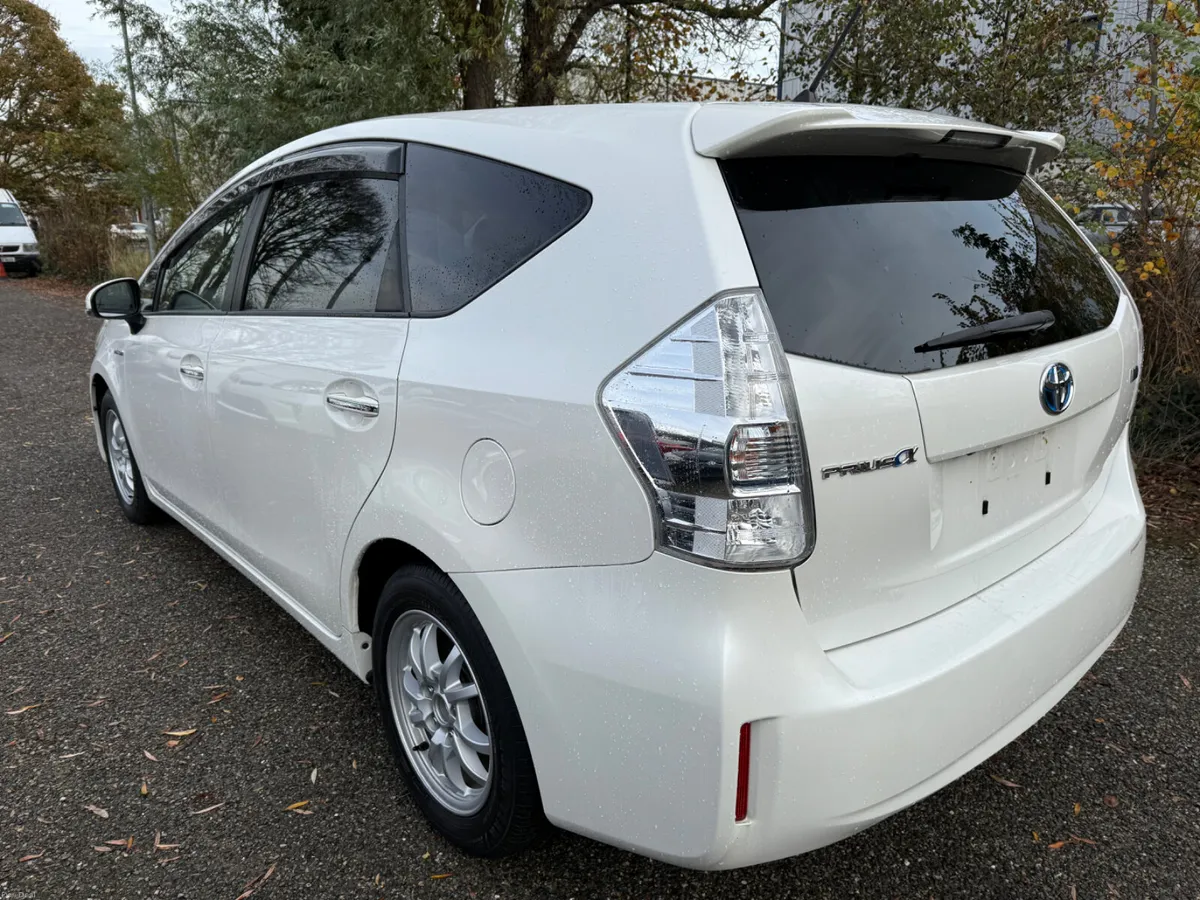 Toyota Prius Alfa 7 sets!!! - Image 3