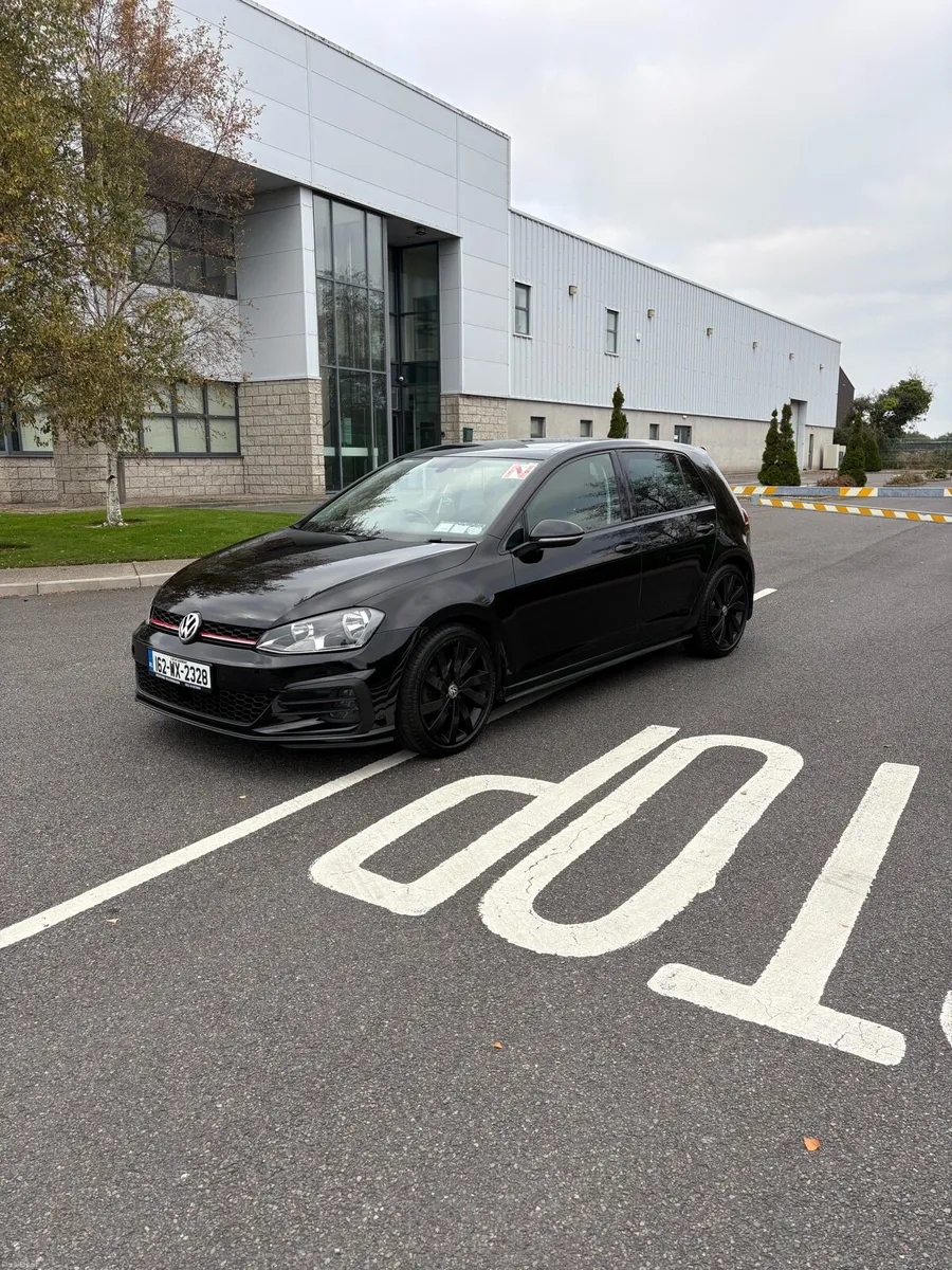 2016 Golf panoramic sunroof - Image 3