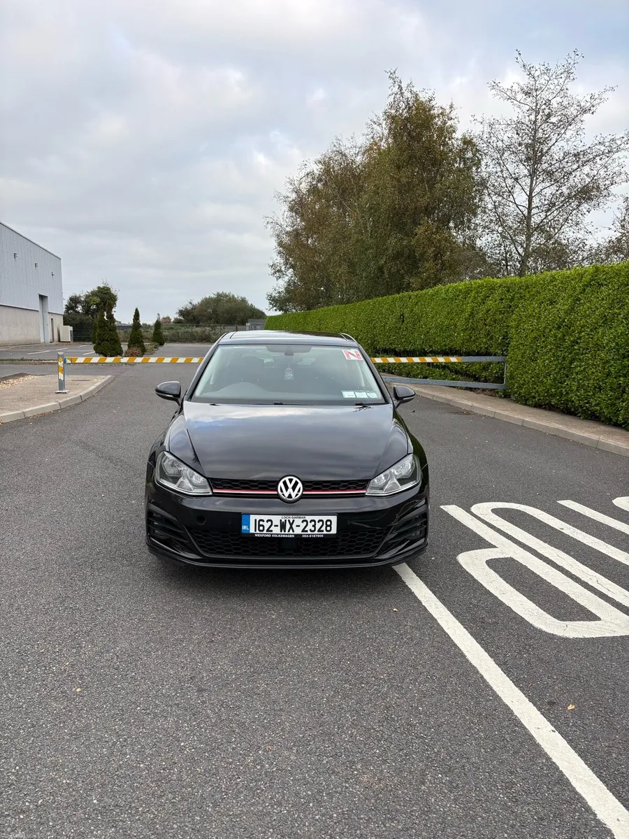 2016 Golf panoramic sunroof - Image 2