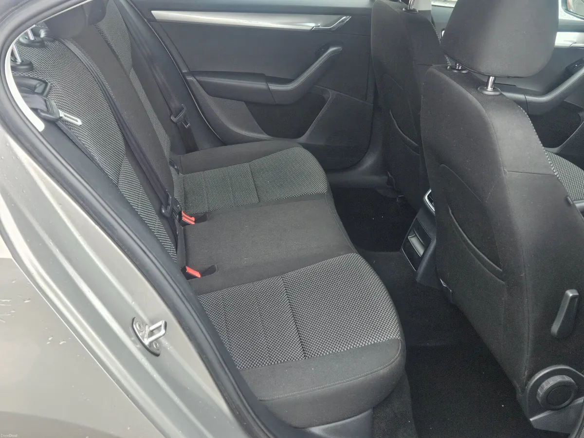 2015 Skoda Octavia | Automatic, 1.6 Diesel - Image 4