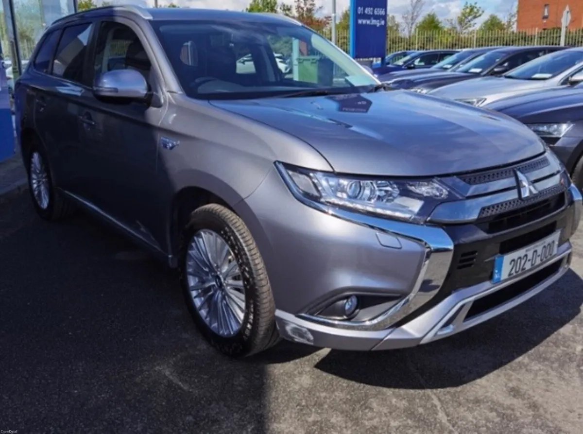 Mitsubishi Outlander PHEV - Image 1