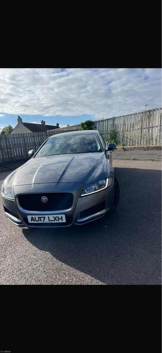 2017 jaguar xf 2.0ld prestige auto**NEEDS ENGINE - Image 2