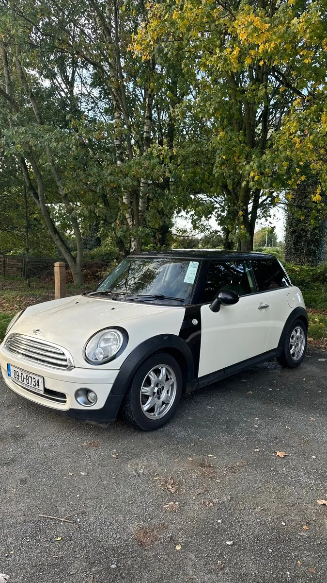 Mini Cooper 2009 - Image 1