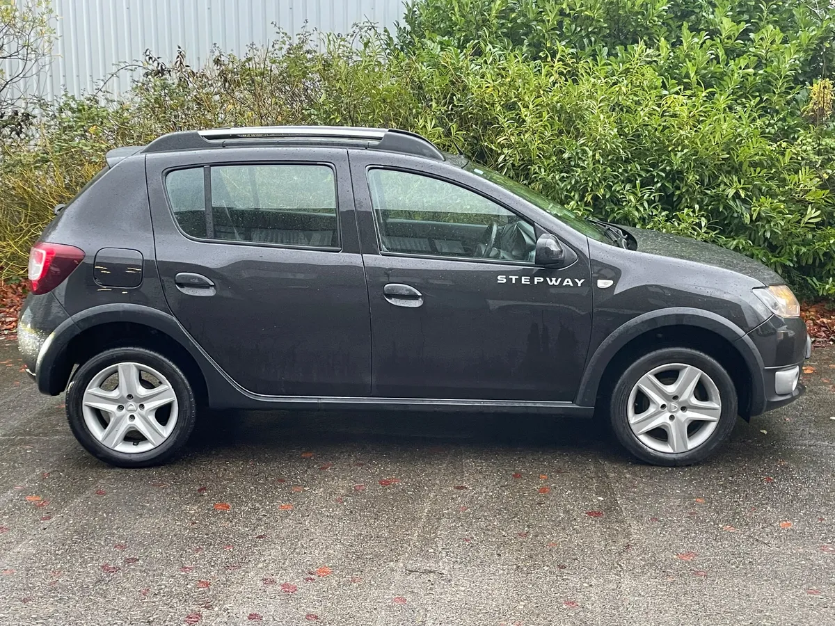Dacia Sandero Stepway 2015 LOW MILEAGE - Image 3