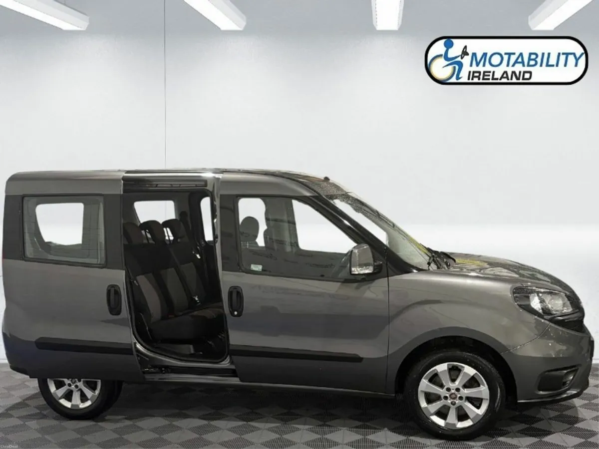 Fiat Doblo Upfront Passenger Wheelchair Accessible - Image 4