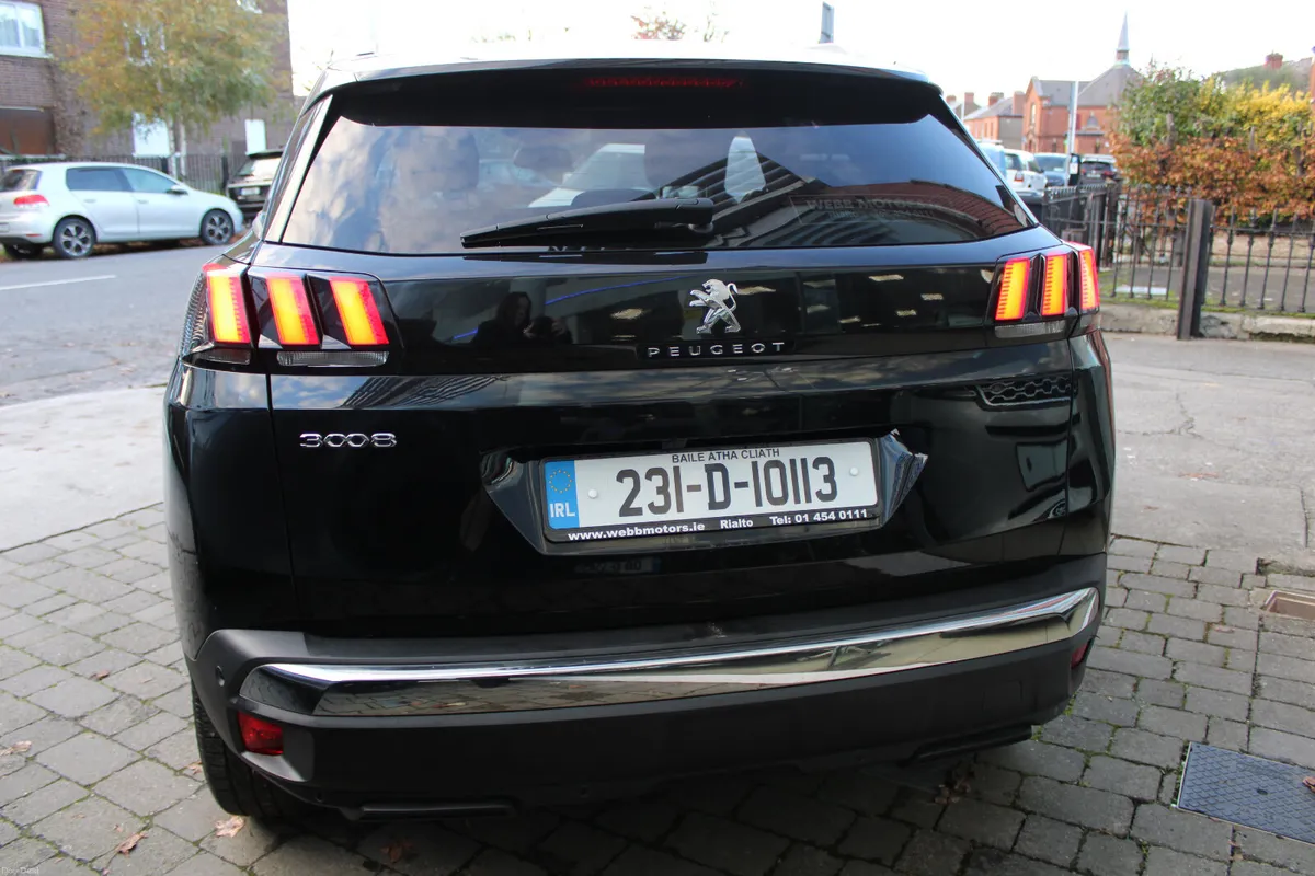 Peugeot 3008 1.6 HDI ALLURE AUTOMATIC 2023 - Image 4