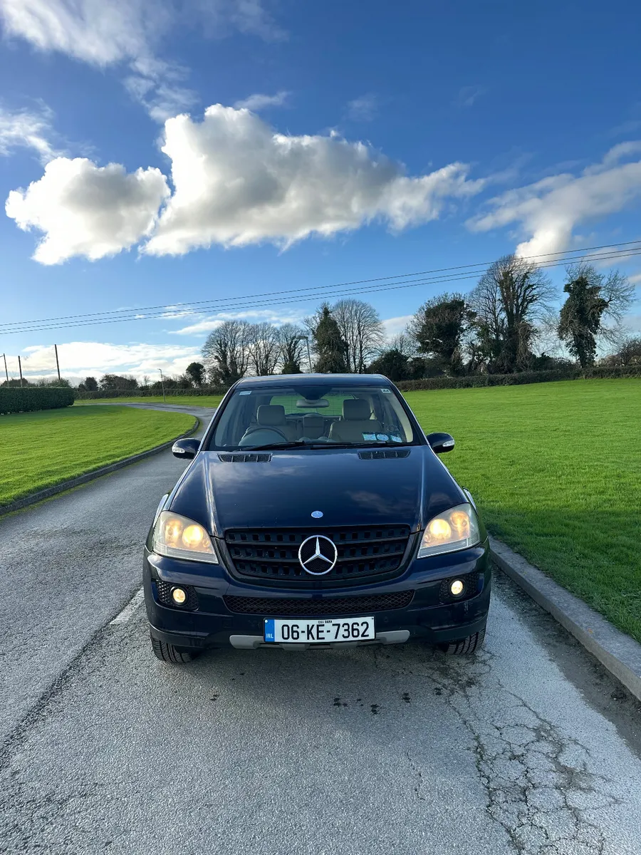 Mercedes Benz ML 350 2006 - Image 2