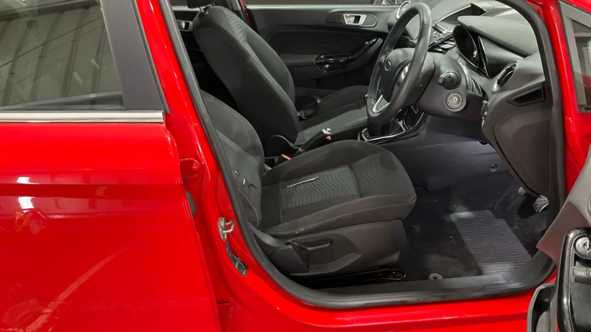 2014 Ford Fiesta 1.0 Petrol ZETEC - Image 3