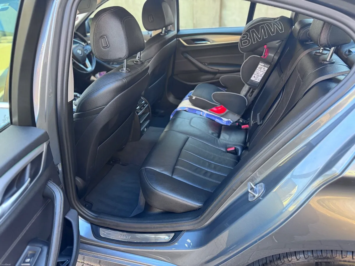 BMW 5-Series 520D - Image 4