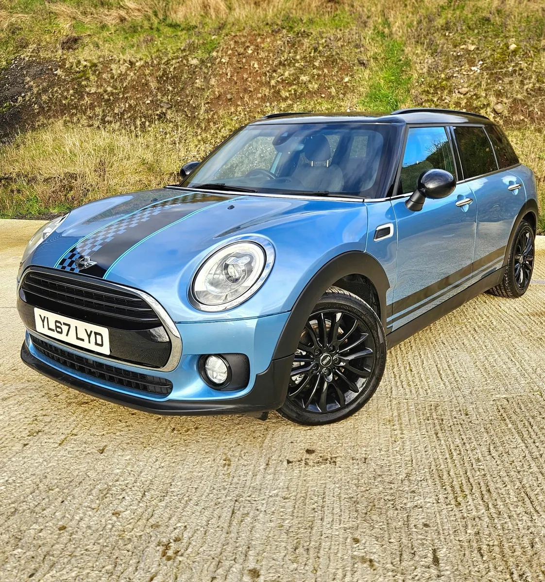 2018 Mini Clubman Cooper Black Edition - Image 2