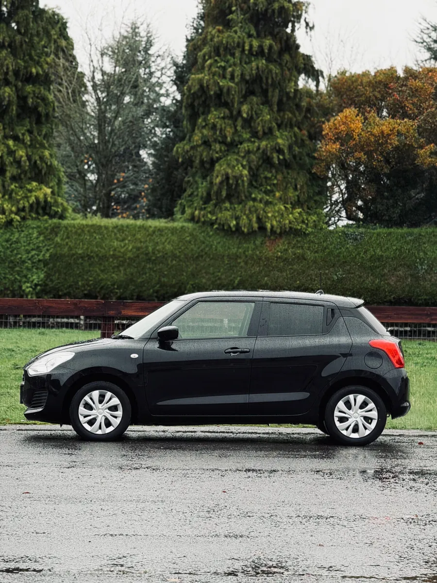 🌟2022 Suzuki Swift 1.2 With Apple Carplay🌟 - Image 2