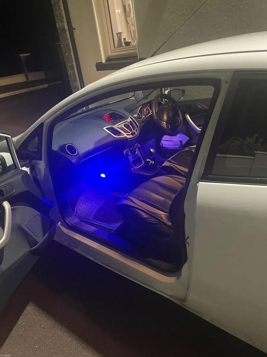 Ford fiesta zetec - Image 4