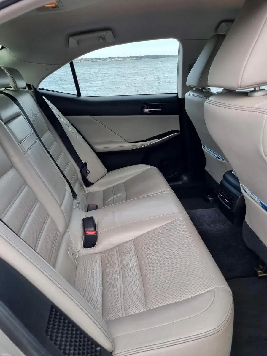 Taxi for rent - Image 3