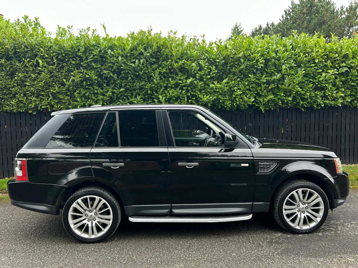 2010 Land Rover Range Rover Sport HSE Low Km - Image 2