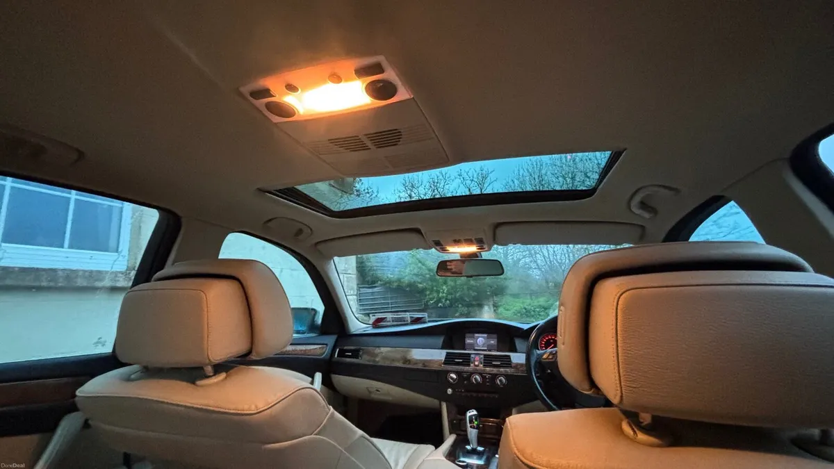 BMW 5-Series 2008 - Image 2
