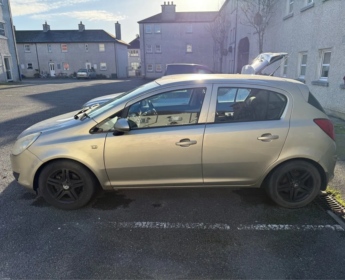 Automatic Vauxhall Corsa Exclusiv 1.4L - Image 3