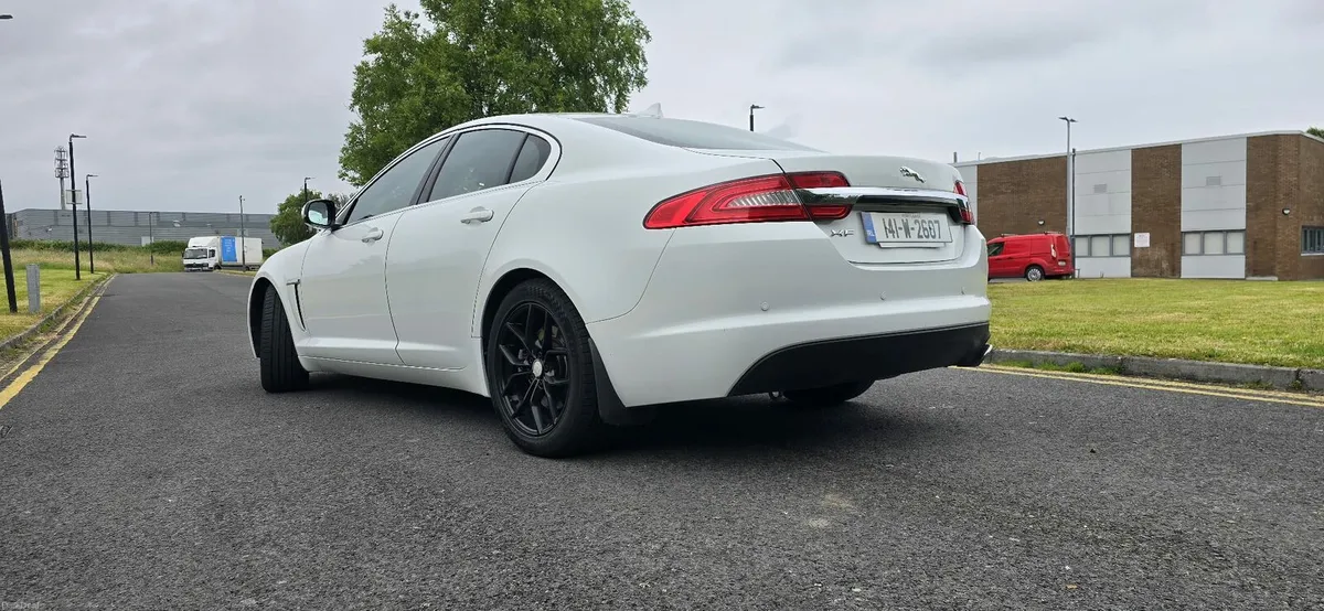 Jaguar XF sport - Image 2