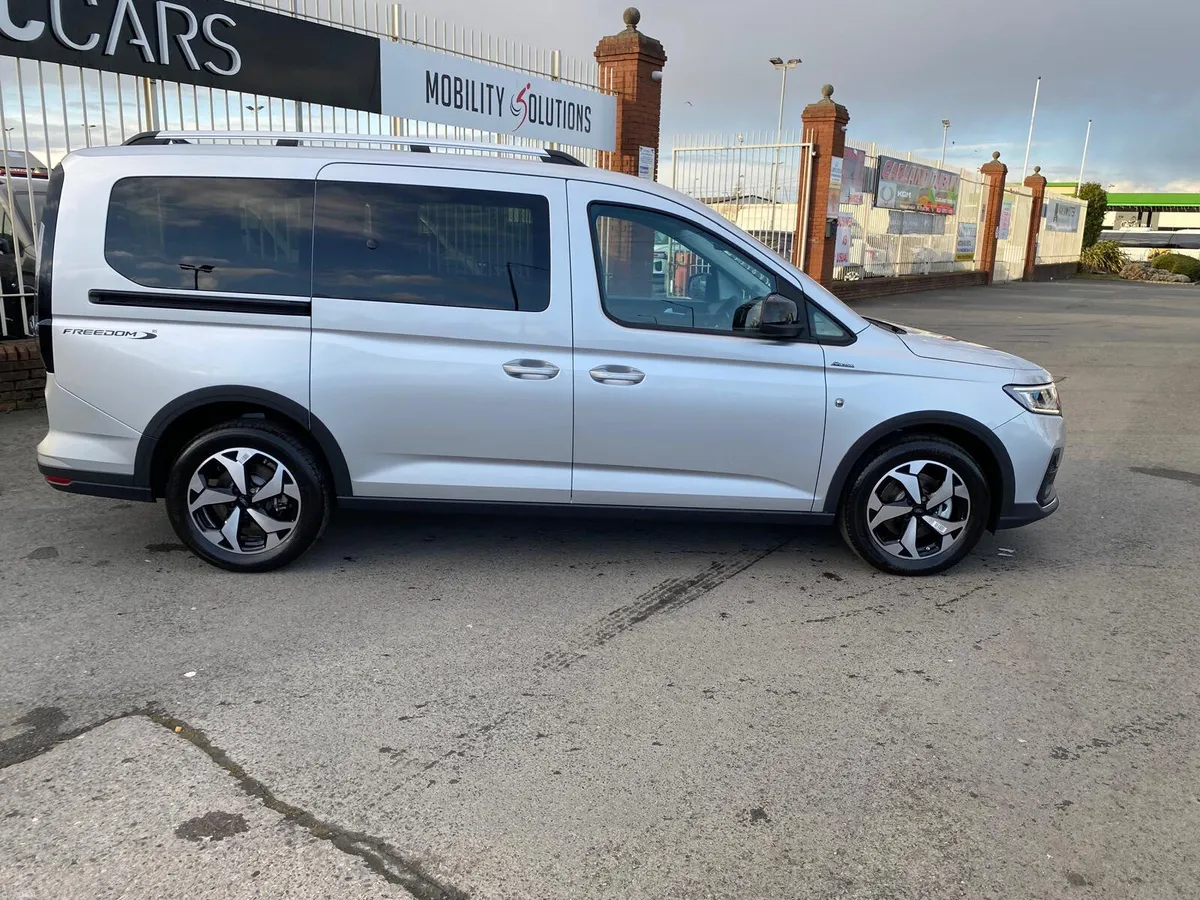 NEW Ford Grand Tourneo Connect Freedom 7+ WC *261* - Image 4