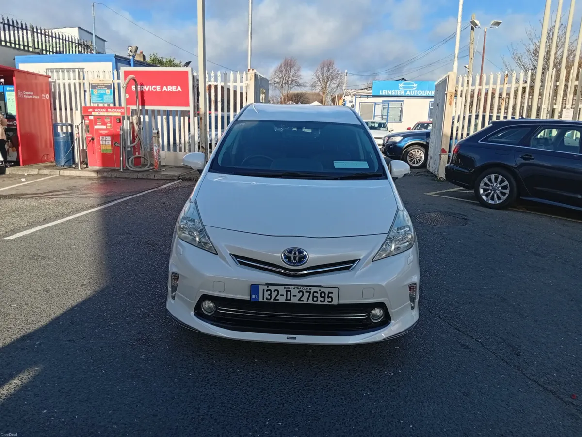 Toyota Prius g spec 7 seater leather - Image 2