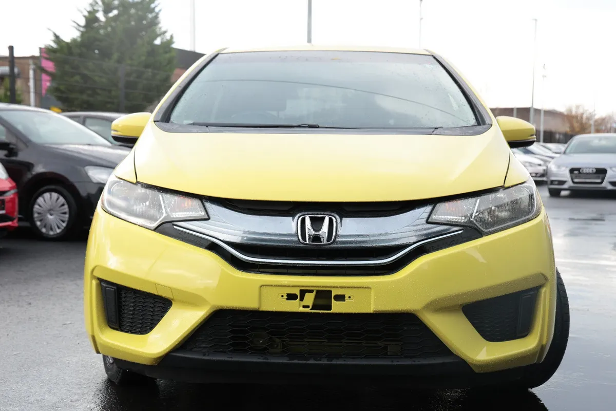 HONDA FIT HYBRID YELLOW 2013 - Image 1