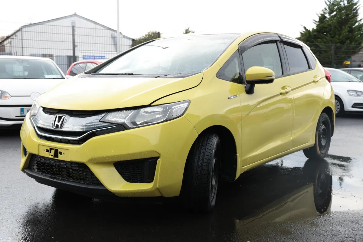 HONDA FIT HYBRID YELLOW 2013 - Image 2