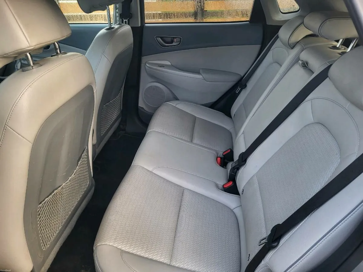 HYUNDAI KONA EV 64KW. ONE OWNER 2019  SOH 100% - Image 4